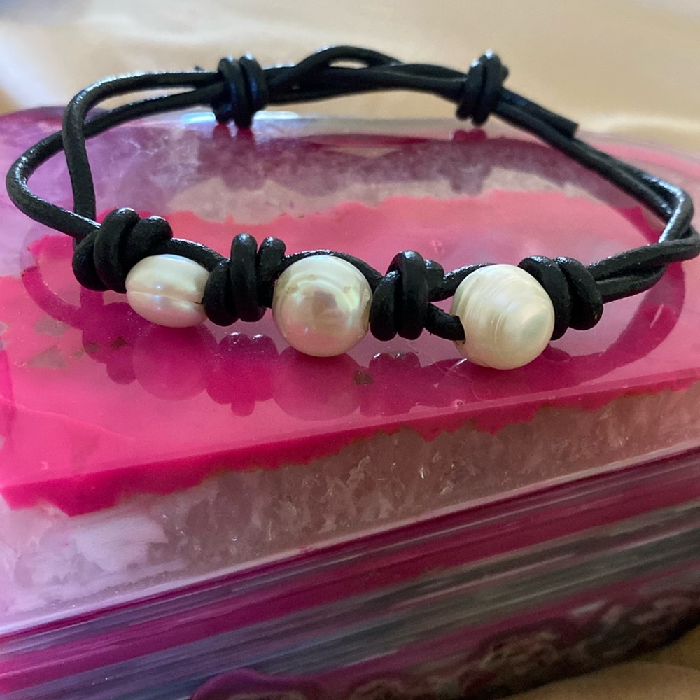 Black Leather Fresh Water Pearl Adjustable Bracelet